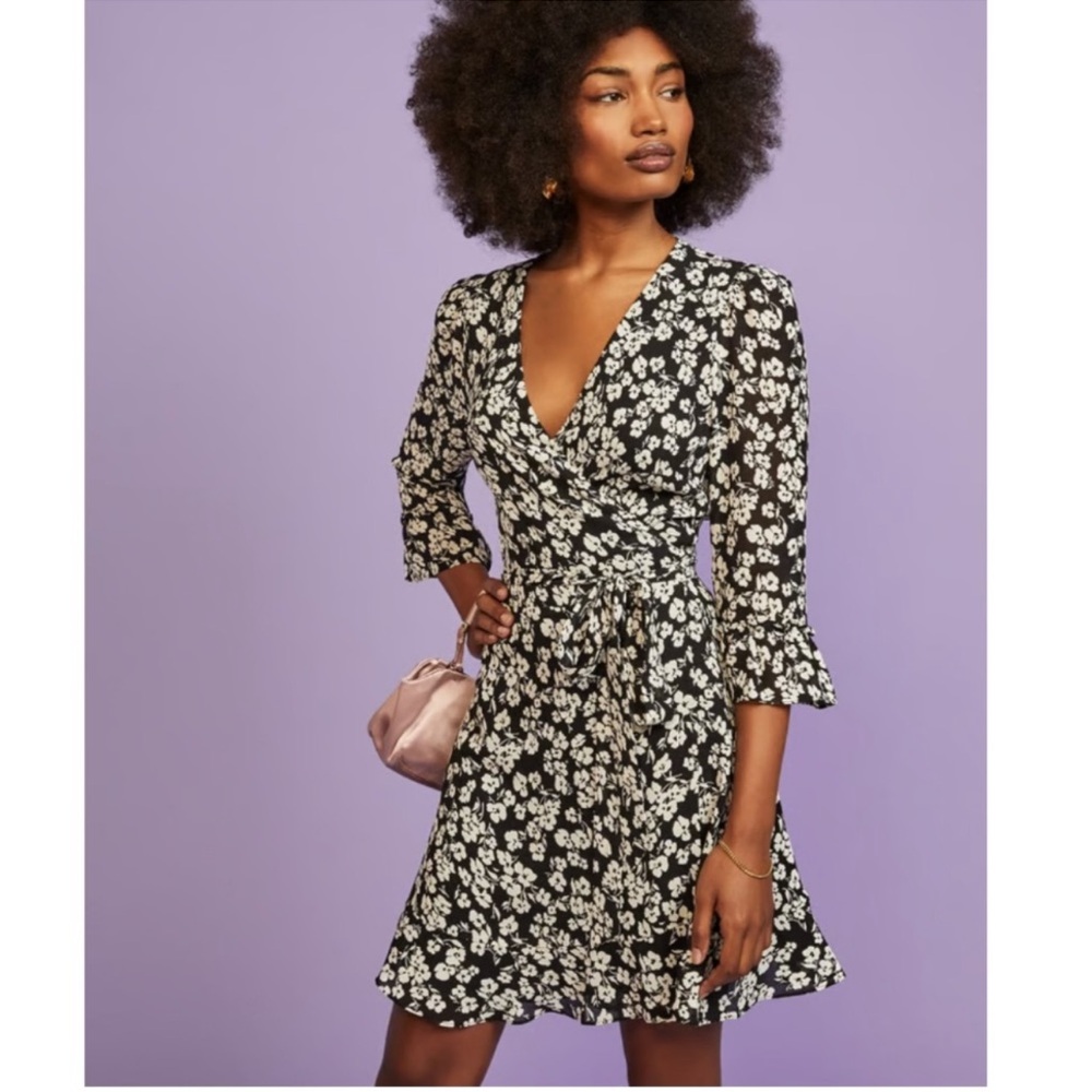 Reformation Zoe mini floral wrap dress Size M